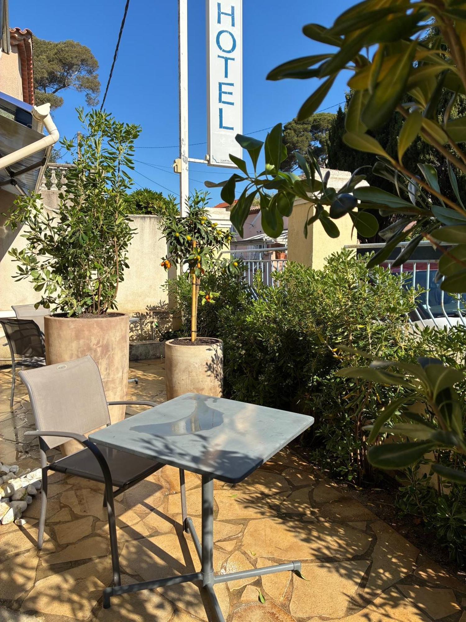 Hotel L'Escale Au Soleil Сент-Егюльф Екстер'єр фото